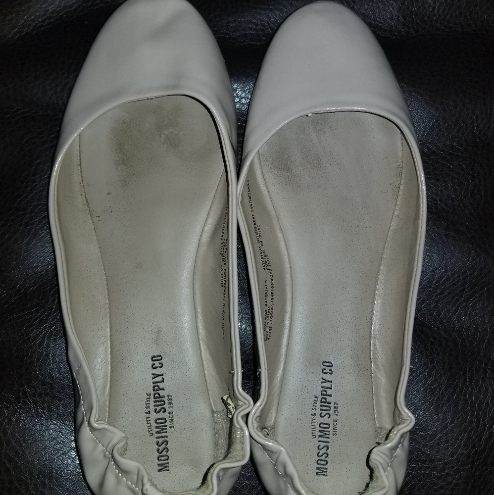Mossimo Beige flats